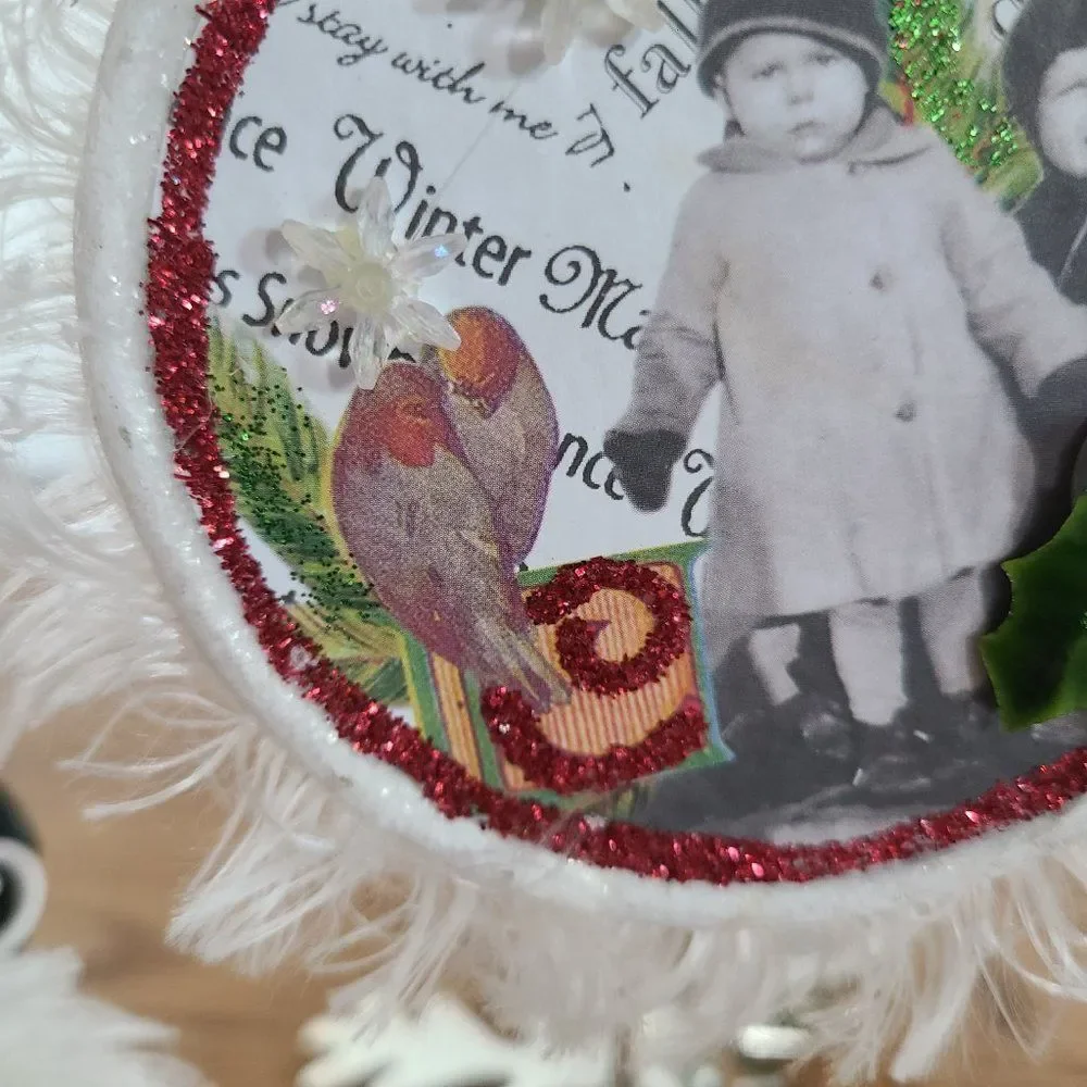 Set of Two Decoupage Old-Fashioned Christmas Ornaments Half Globe Vintage Look